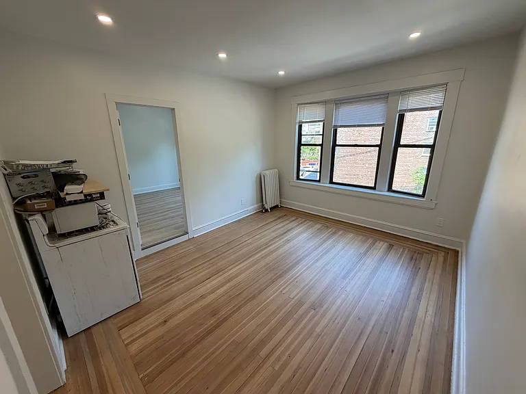 245 McLean Ave #6 — Photo 5