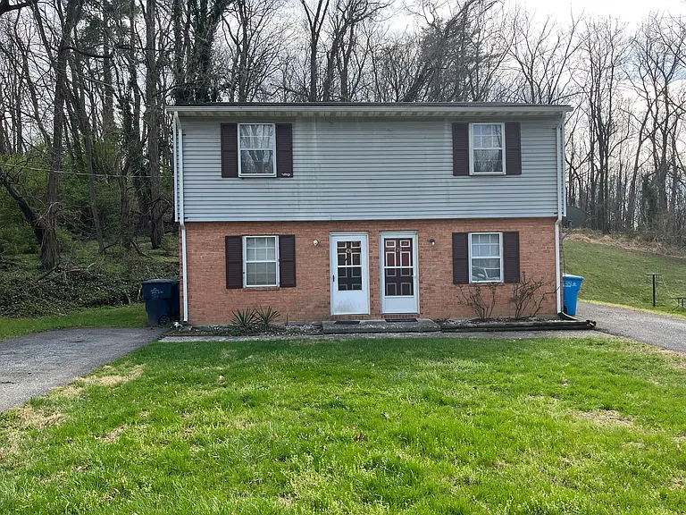 426 Atherly St NE — Photo 1