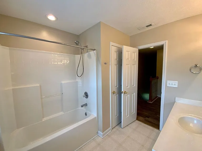202 Thrush Ct — Photo 15