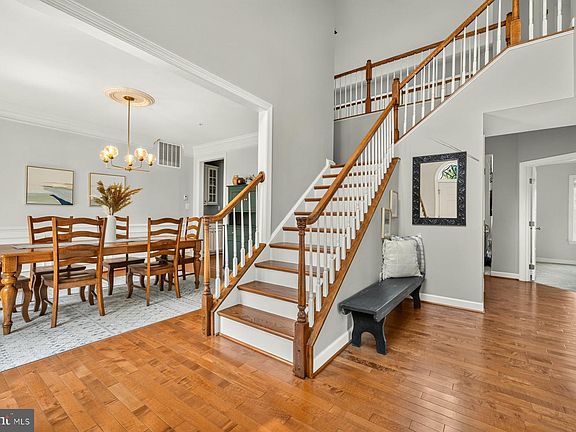 4th image of 9754 Wyndham Dr