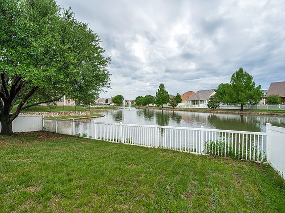 5th image of 1121 Spanish Moss Dr