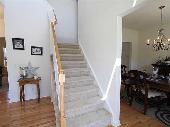 4th image of 10 Lenca Ct