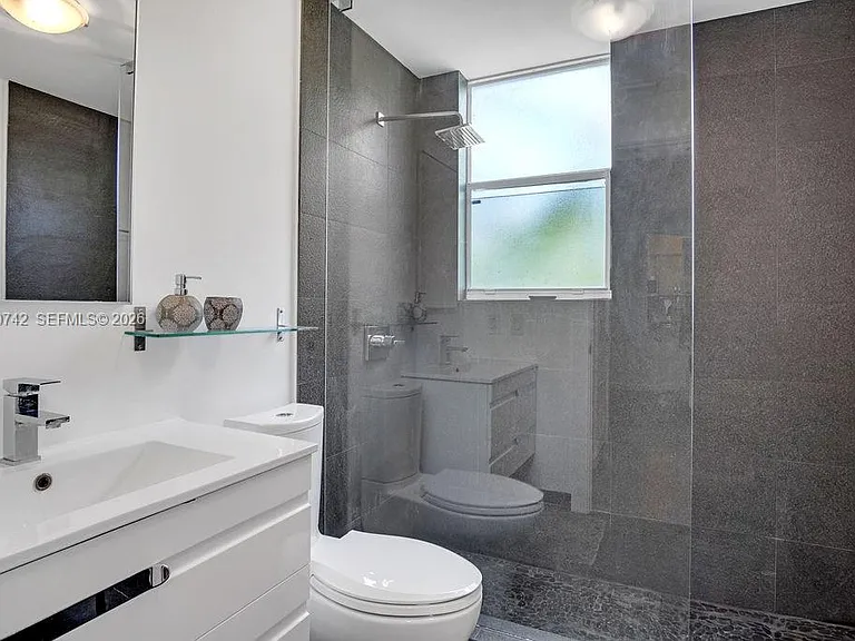 747 Michigan Ave #201 — Photo 17