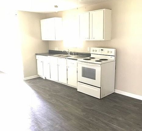 4th image of 1615 W McFarland Ave