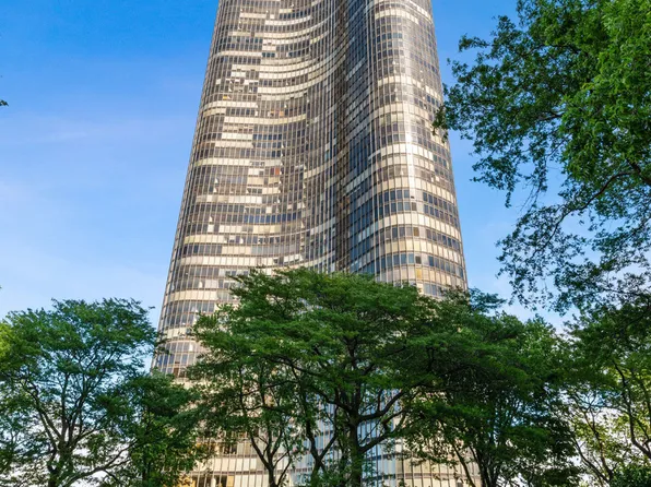 (undisclosed Address), Chicago, IL 60611