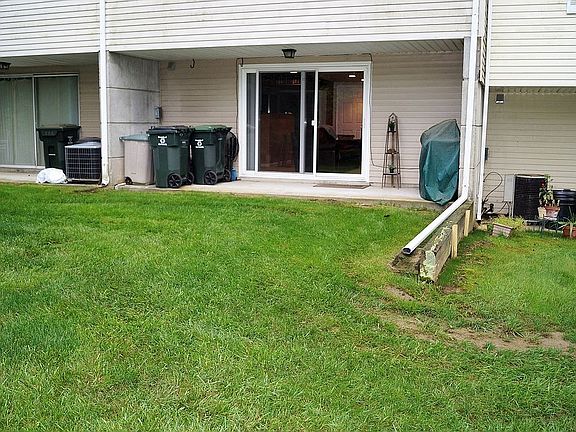5th image of 334 Carlyn Ct
