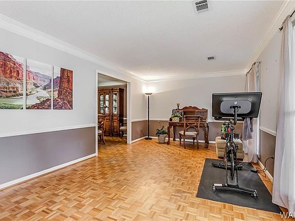 5th image of 4804 Leeward Ave