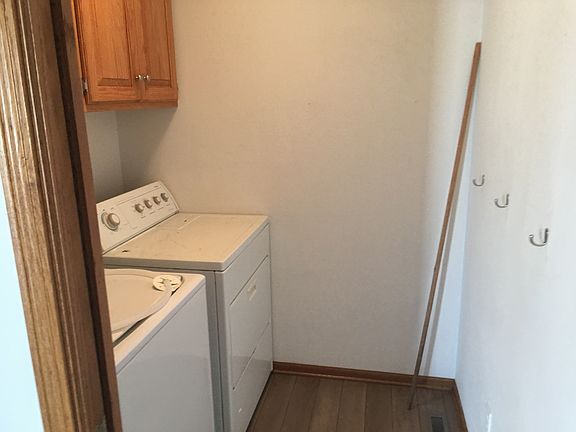 2nd image of 1423 Truman Dr