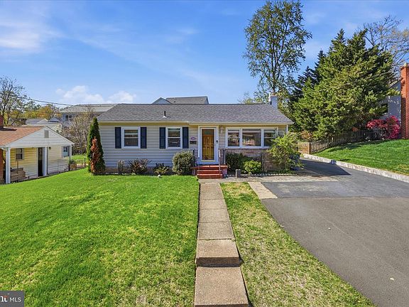2nd image of 100 Tapawingo Rd SE