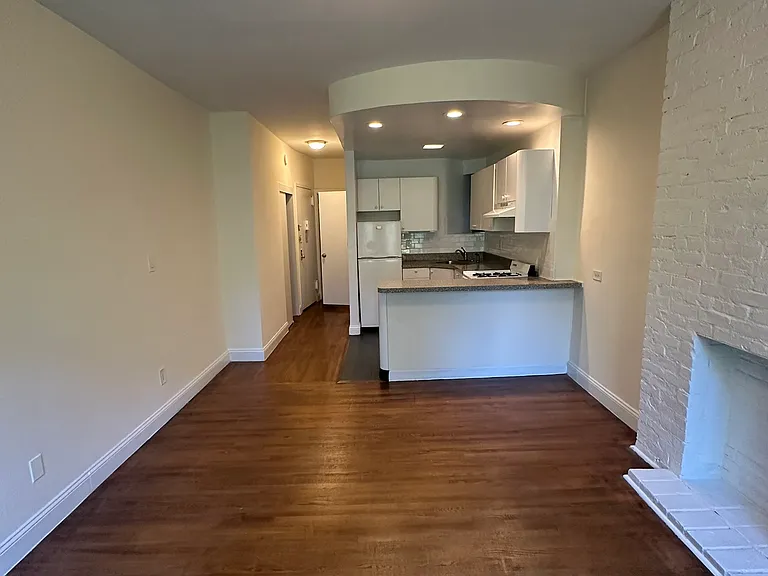 417 E 81st St #2-D — Photo 4
