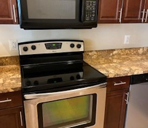 Cook top, Oven and Microwave.