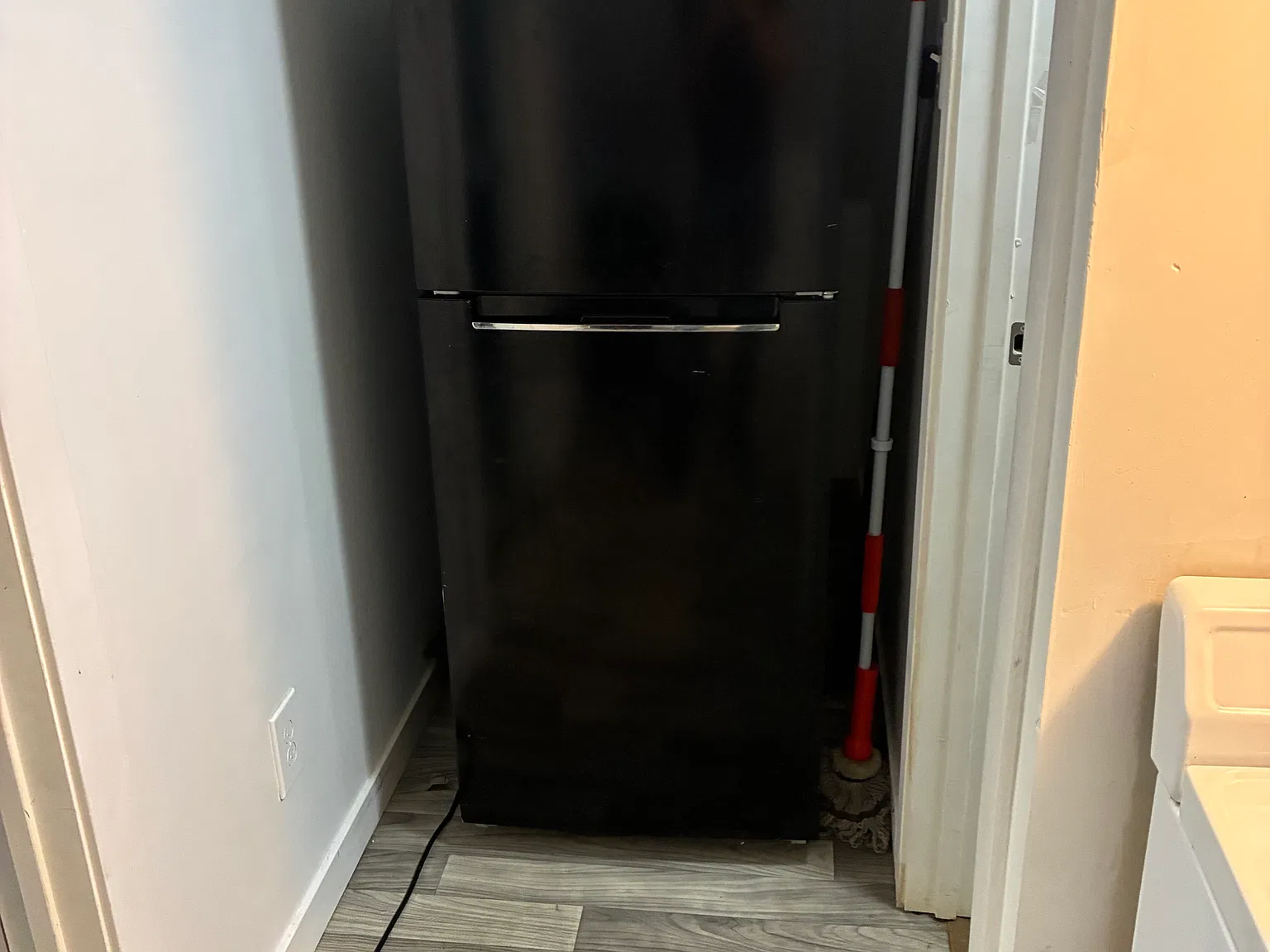 2 bed, 700 sqft, $750 — Photo 3