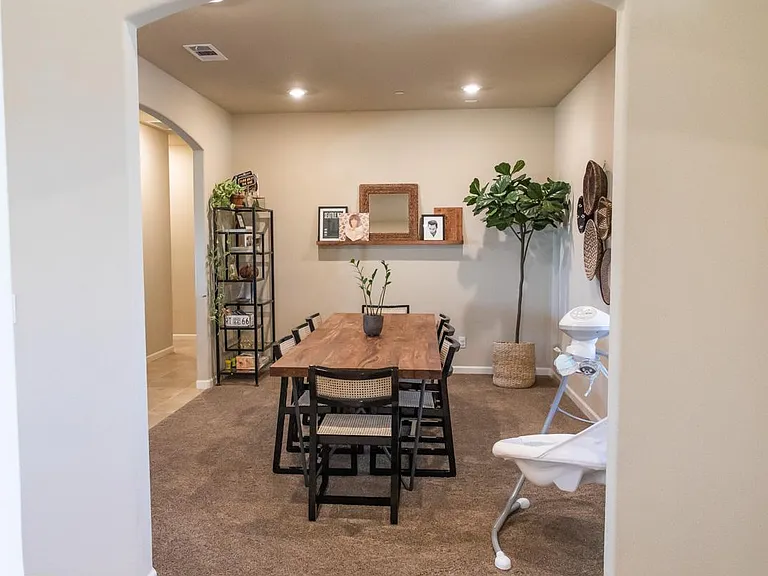 2327 W Queens Way — Photo 7