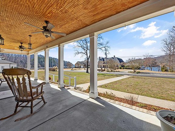 5th image of 128 Carlton Rd