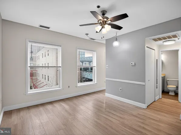 234 N 3rd St APT 403, Philadelphia, PA 19106