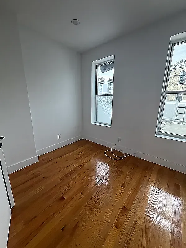 397 Stanhope Street — Photo 4