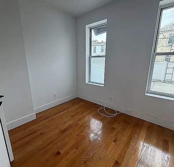 397 Stanhope St #1 — Photo 4
