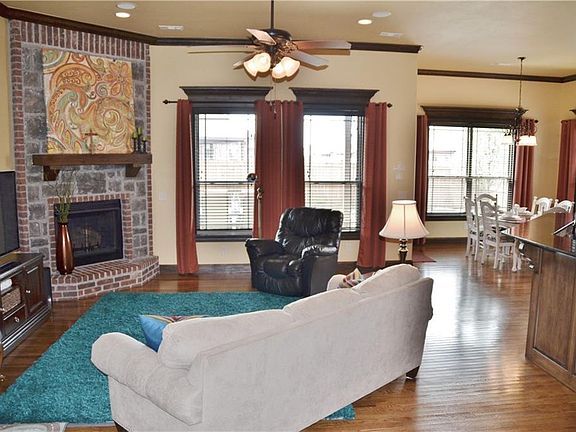 4th image of 5702 W Murfield Dr