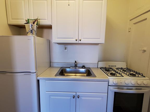 3rd image of 531 E Lincoln Ave APT 5P
