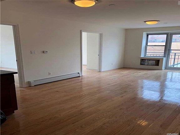 4th image of 3153 Linden Pl APT 4D