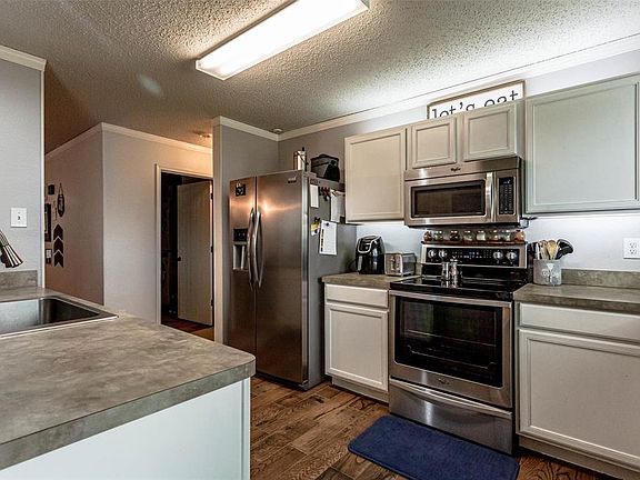 2nd image of 208 Gayleh Ln
