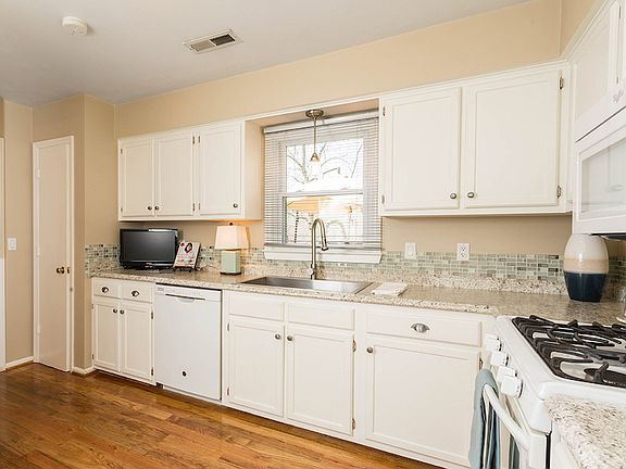 2nd image of 7928 Forest Edge Dr