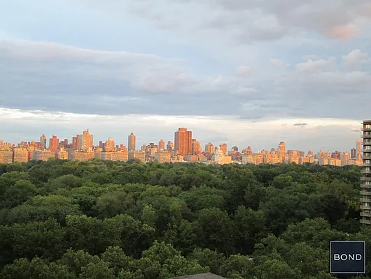 Rented by Bond New York | media 23