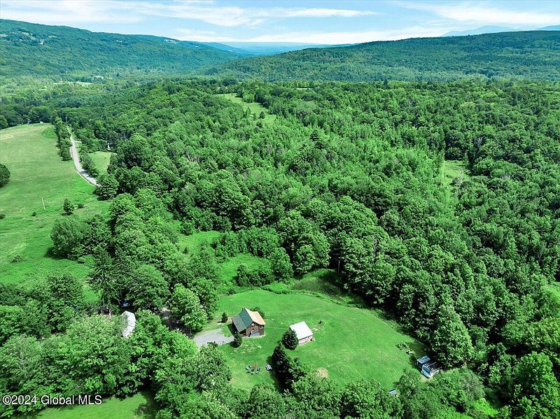3rd image of 469 Bates Hollow Road