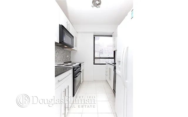 Rented by Douglas Elliman | media 13