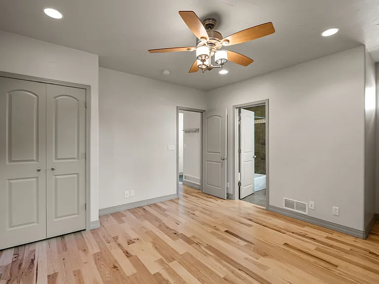 1275 S Clayton St — Photo 18