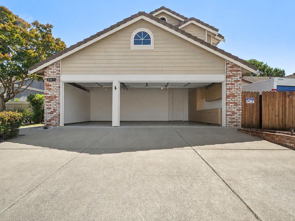 1st image of 307 Bluebell Court