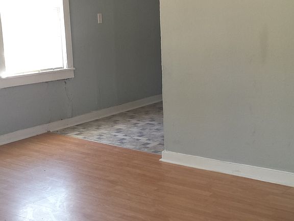 2nd image of 136 Humboldt St