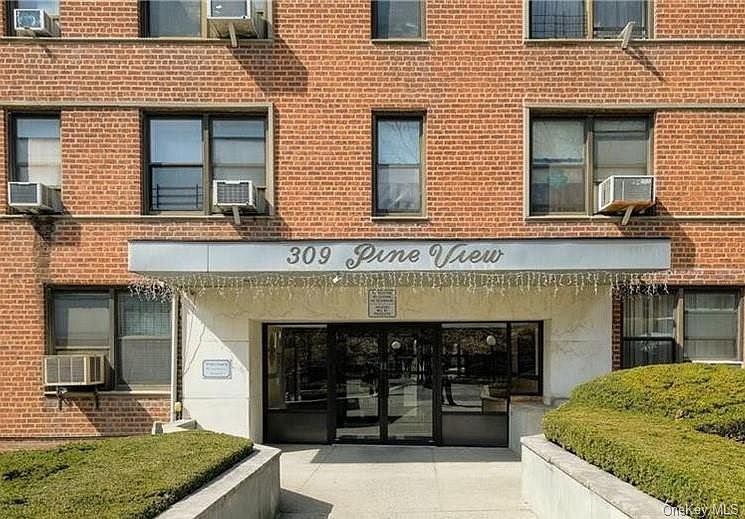 1st image of 309 N Broadway APT 4H