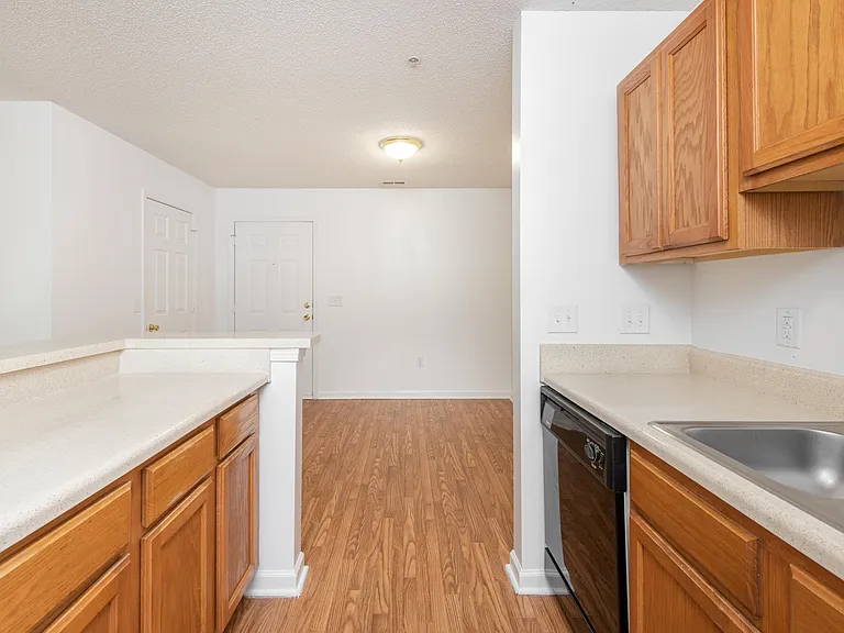 Crown Point at Kingsport Drive — Photo 36