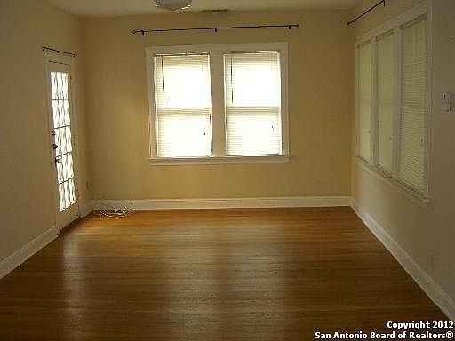 5th image of 436 Fulton Ave