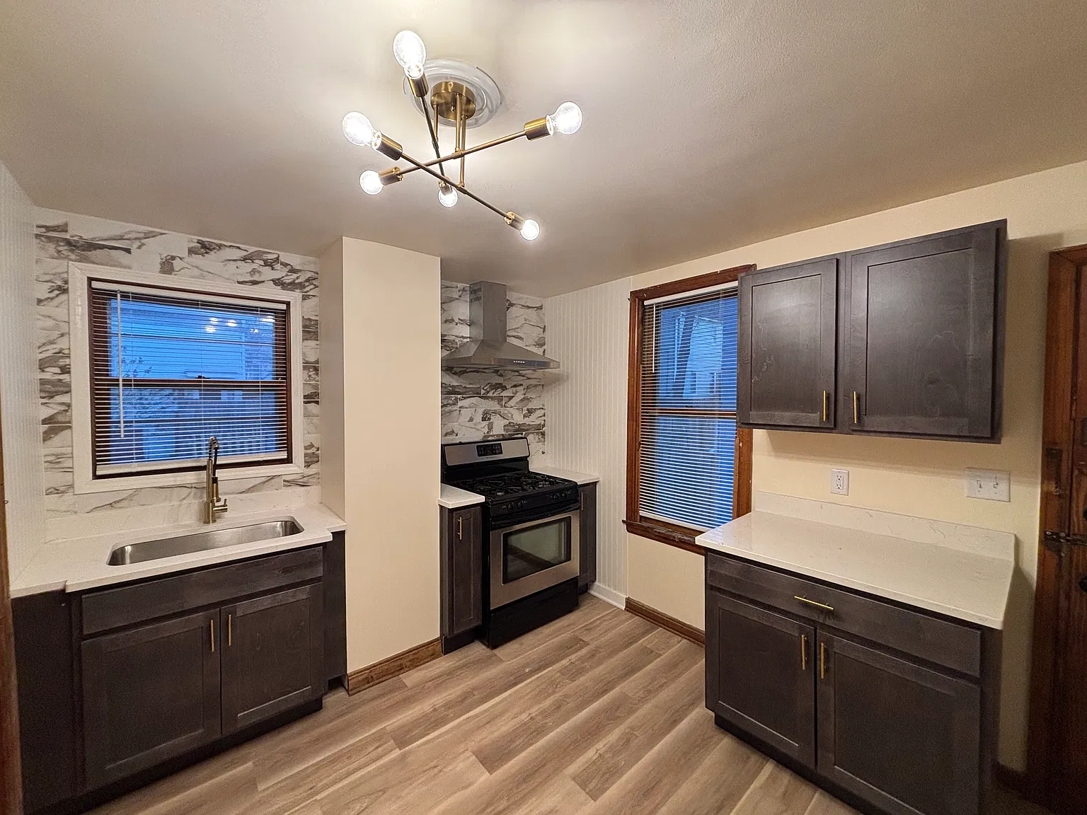 1 bed, 1000 sqft, $1,350 — Photo 2