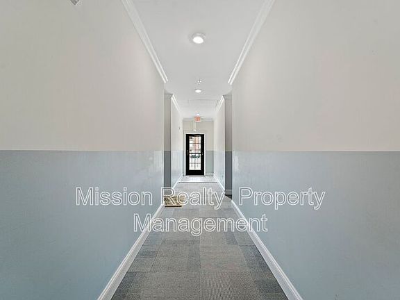 5th image of 11905 Centre St APT 112