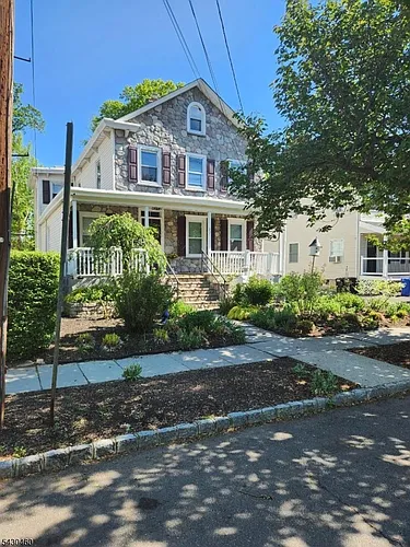 37 Maple St Photo 1