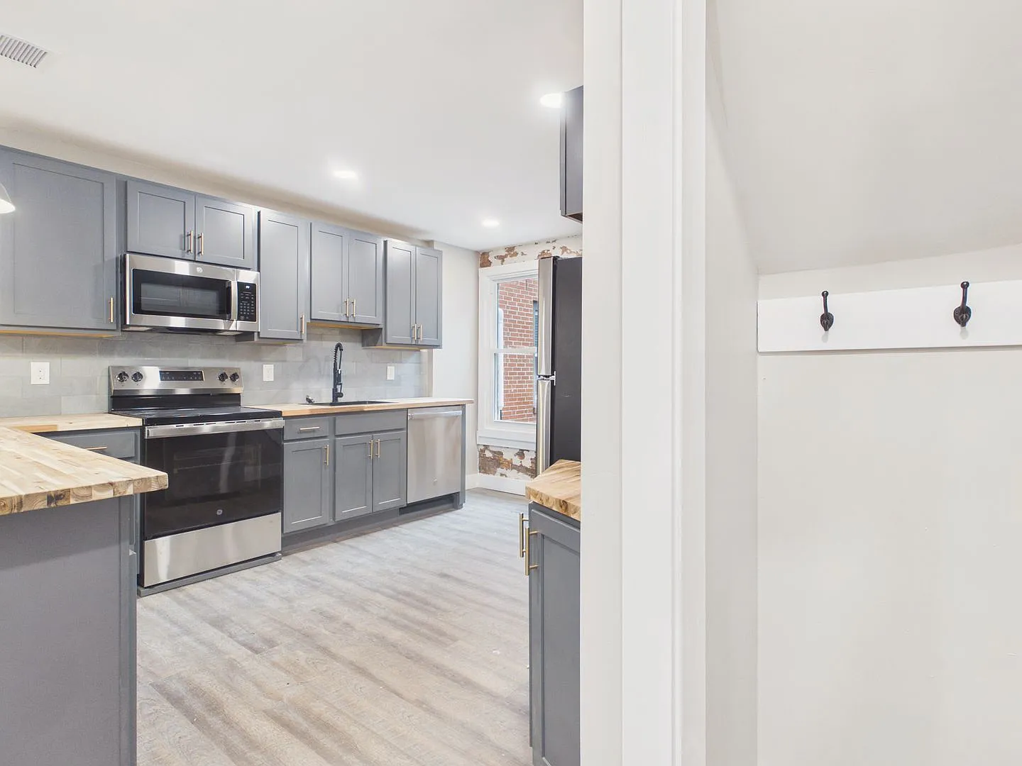 253 Briggs Street — Photo 2
