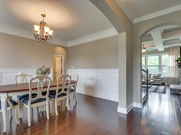 3rd image of 409 Pastoral Way