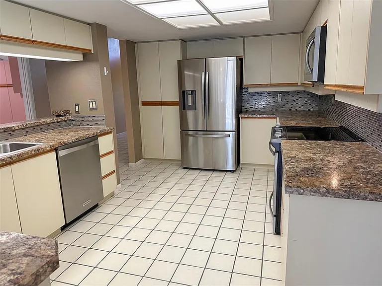8732 Skymaster Dr — Photo 17