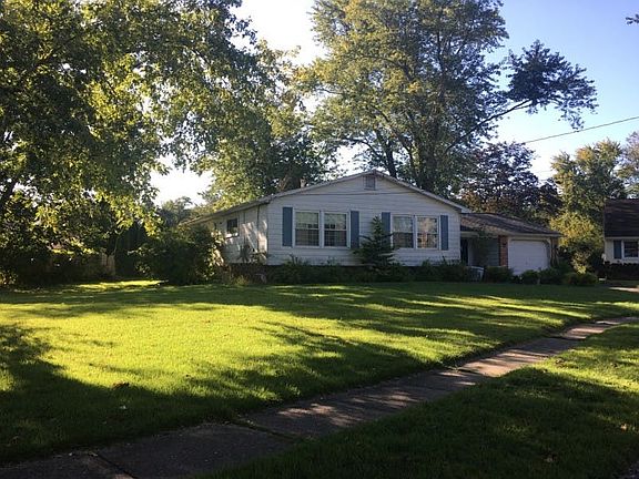 2nd image of 16 Hastings Ct