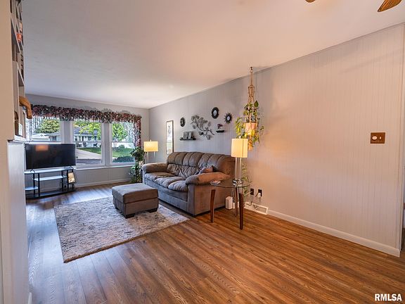 5th image of 5615 N Mar Vista Dr