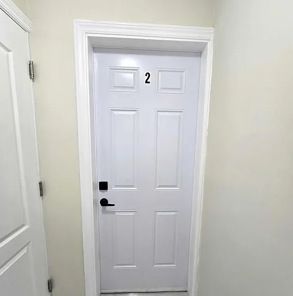 300 Balmoral Ave N #2 — Photo 12