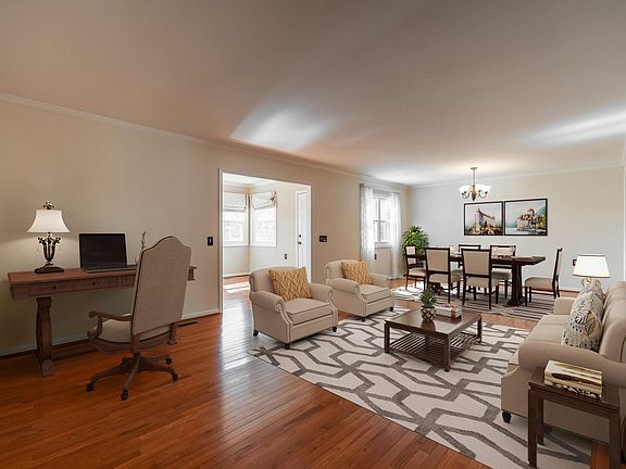 5th image of 8 Woodtrace Cir