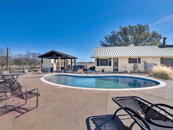 4th image of 1575 Terry Ln