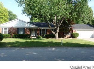 10 Glen Eagle Dr, Springfield, IL 62704