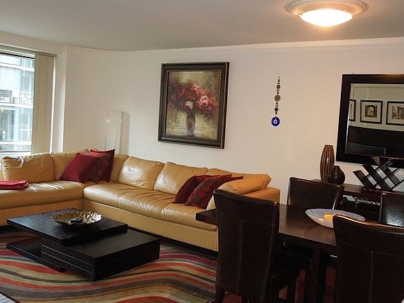 5th image of 211 E Ohio St APT 1721