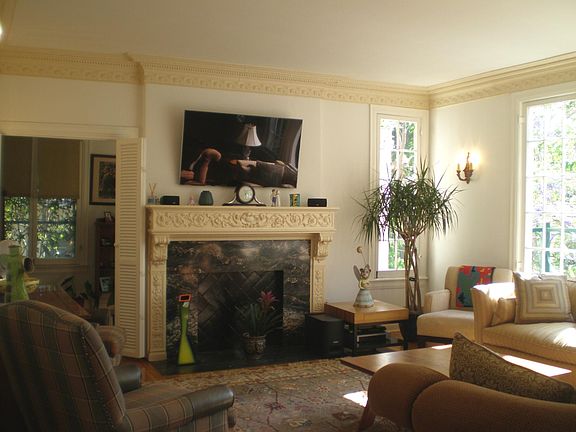 3rd image of 216 S Mansfield Ave APT 2
