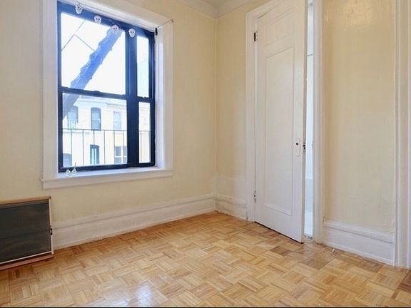 3rd image of 131 Central Park N APT 4G